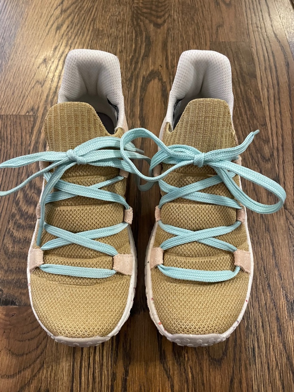 Holo Footwear Maverick Sneakers (Women’s) Size 6